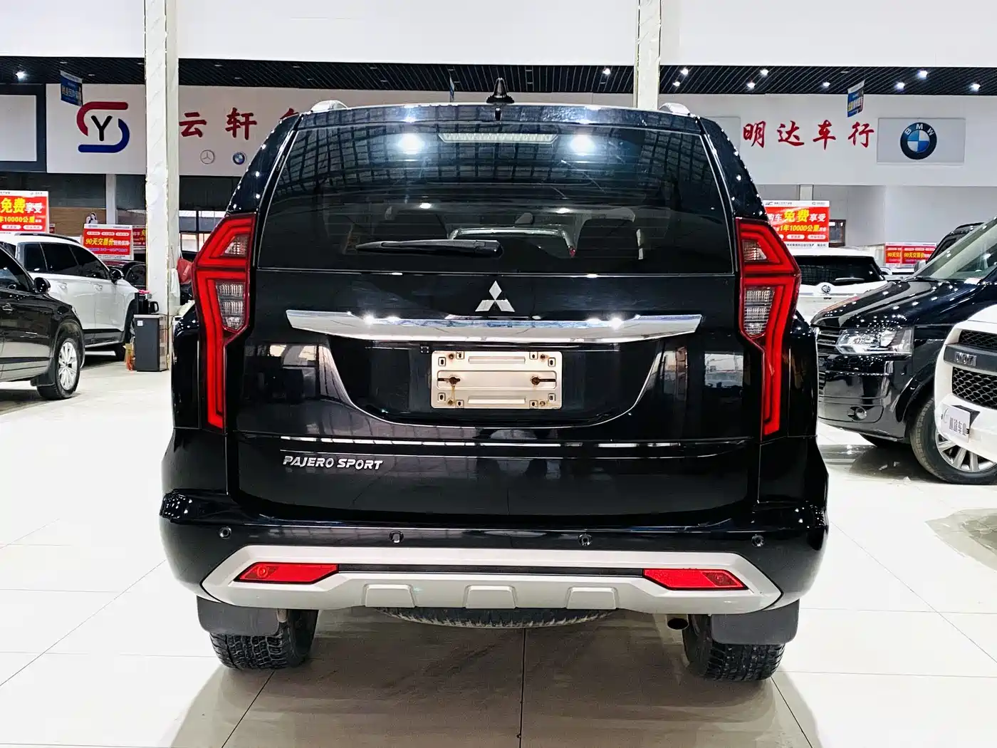 Mitsubishi Pajero Sport (Import) 2020 3.0L Luxury Edition фото 16