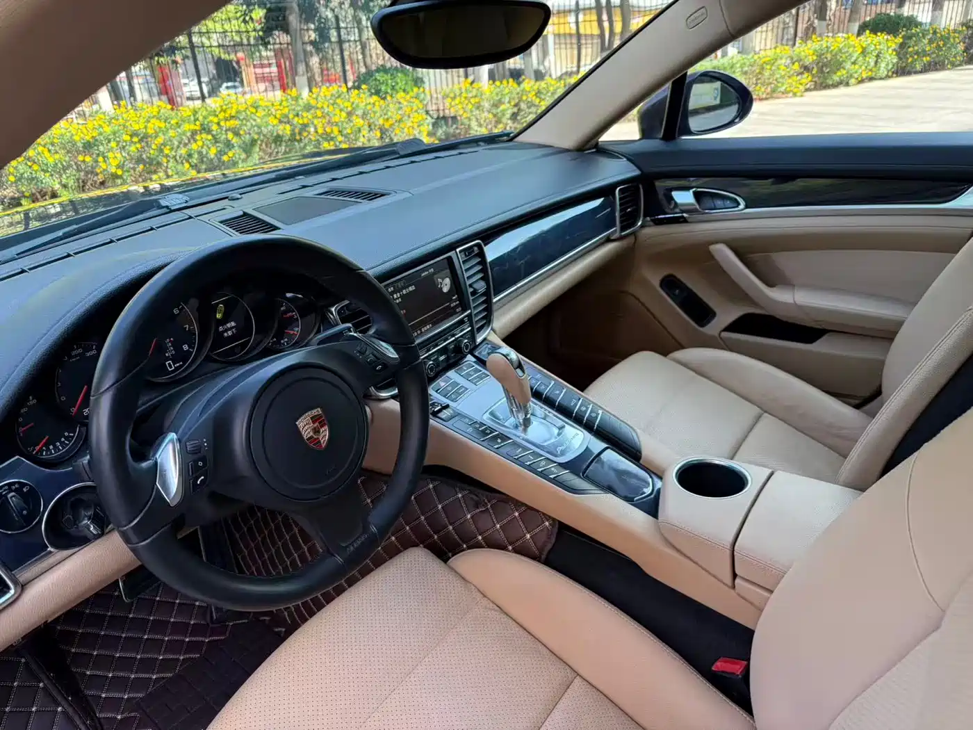 Porsche Panamera 2013 Panamera 4 Platinum Edition 3.6L фото 30