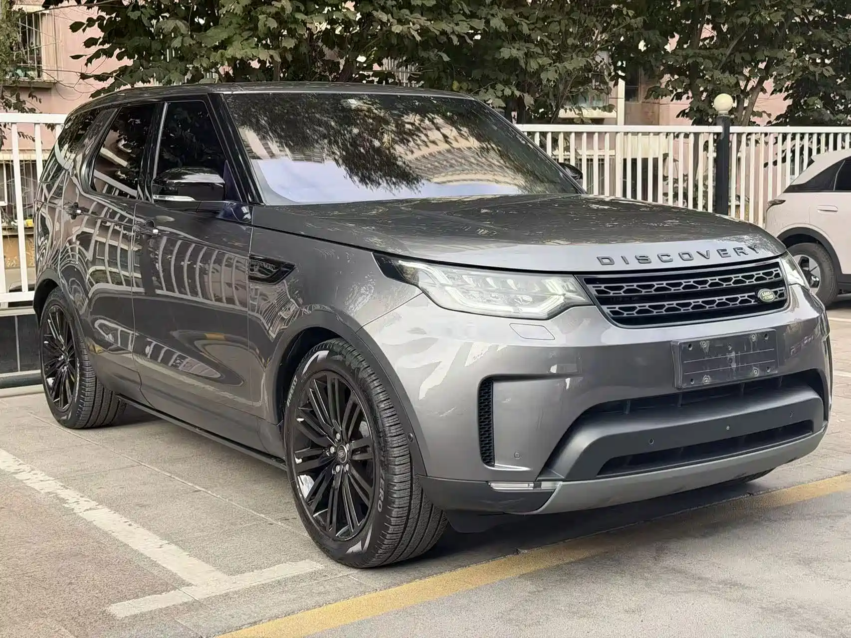 Фото 1 - Land Rover Discovery