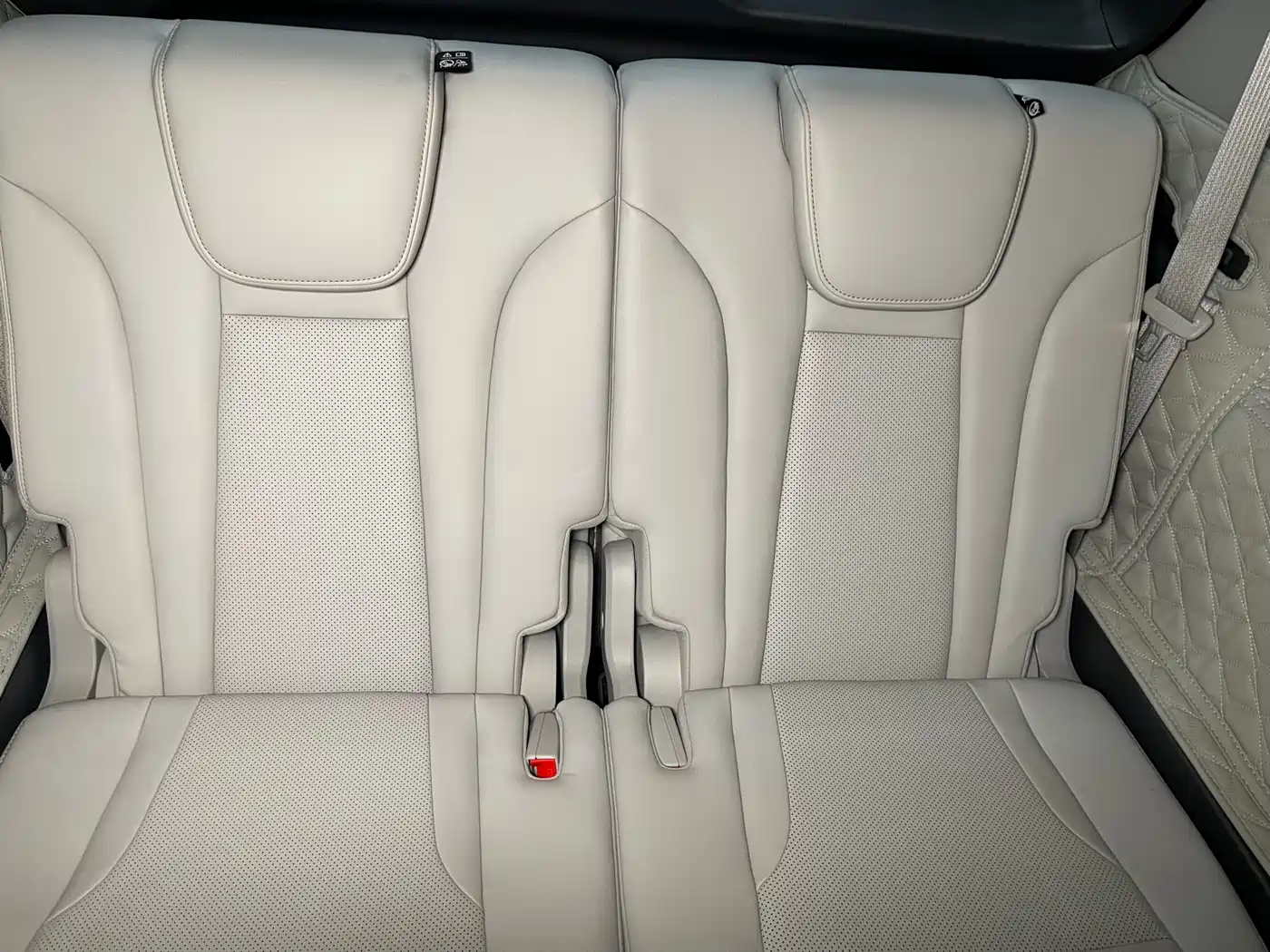 GAC Trumpchi Trumpchi GS8 2022 Pilot Series 2.0TGDI 2WD Premium Edition (7-Seater) фото 20