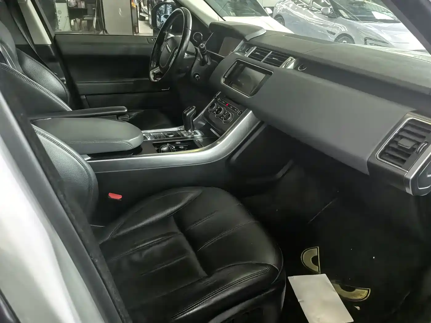 Land Rover Range Rover Sport 2014 3.0 SC V6 HSE DYNAMIC фото 3