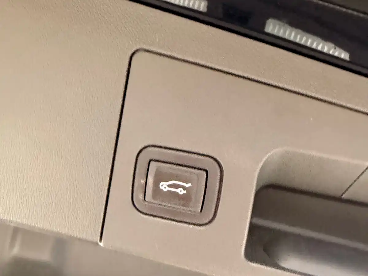 Cadillac XT5 2022 2.0T 2WD Luxury фото 17
