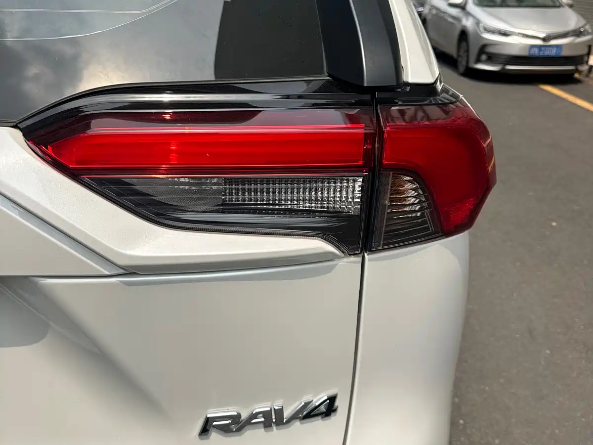 TOYOTA RAV4 RONGFANG