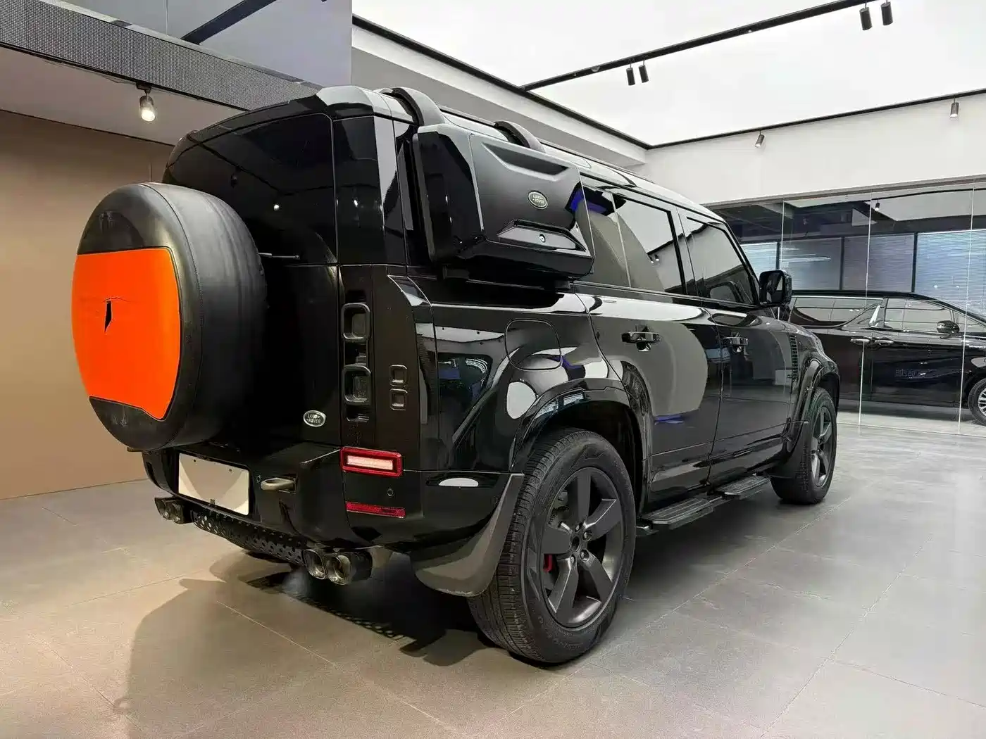 Land Rover Defender 2023 Model 110 3.0T P400 X фото 7