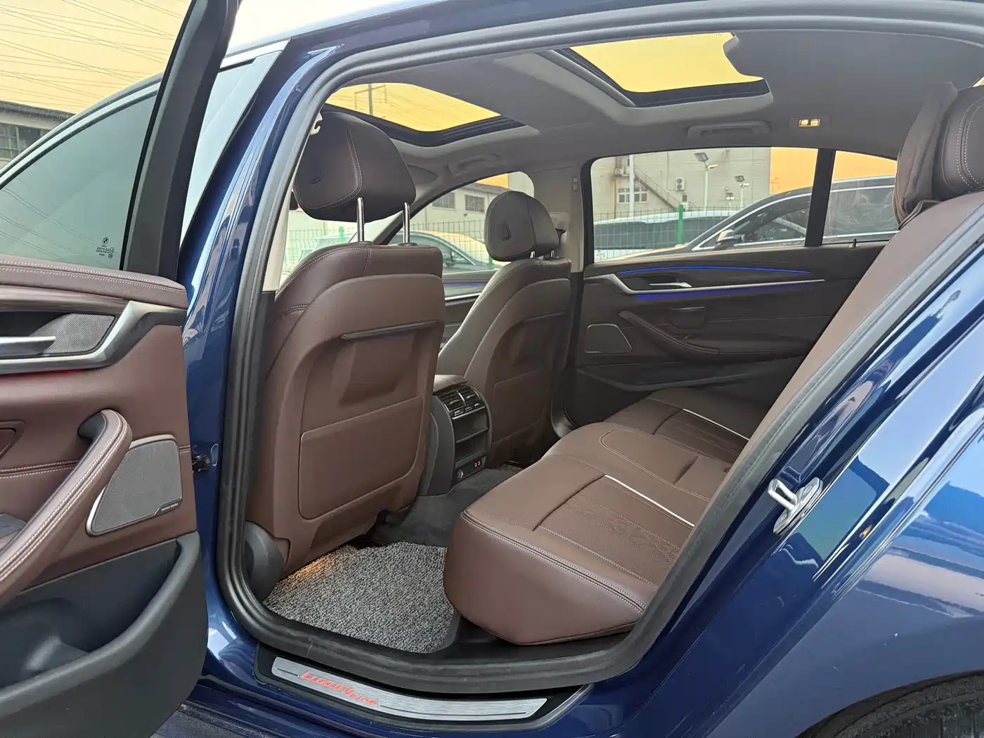 BMW 5 Series 2022 530Li Leading Luxury Package фото 16