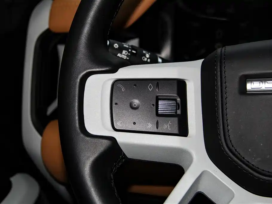 Land Rover Defender 2023 Facelift 110 3.0T P400 Dark Special Edition фото 29