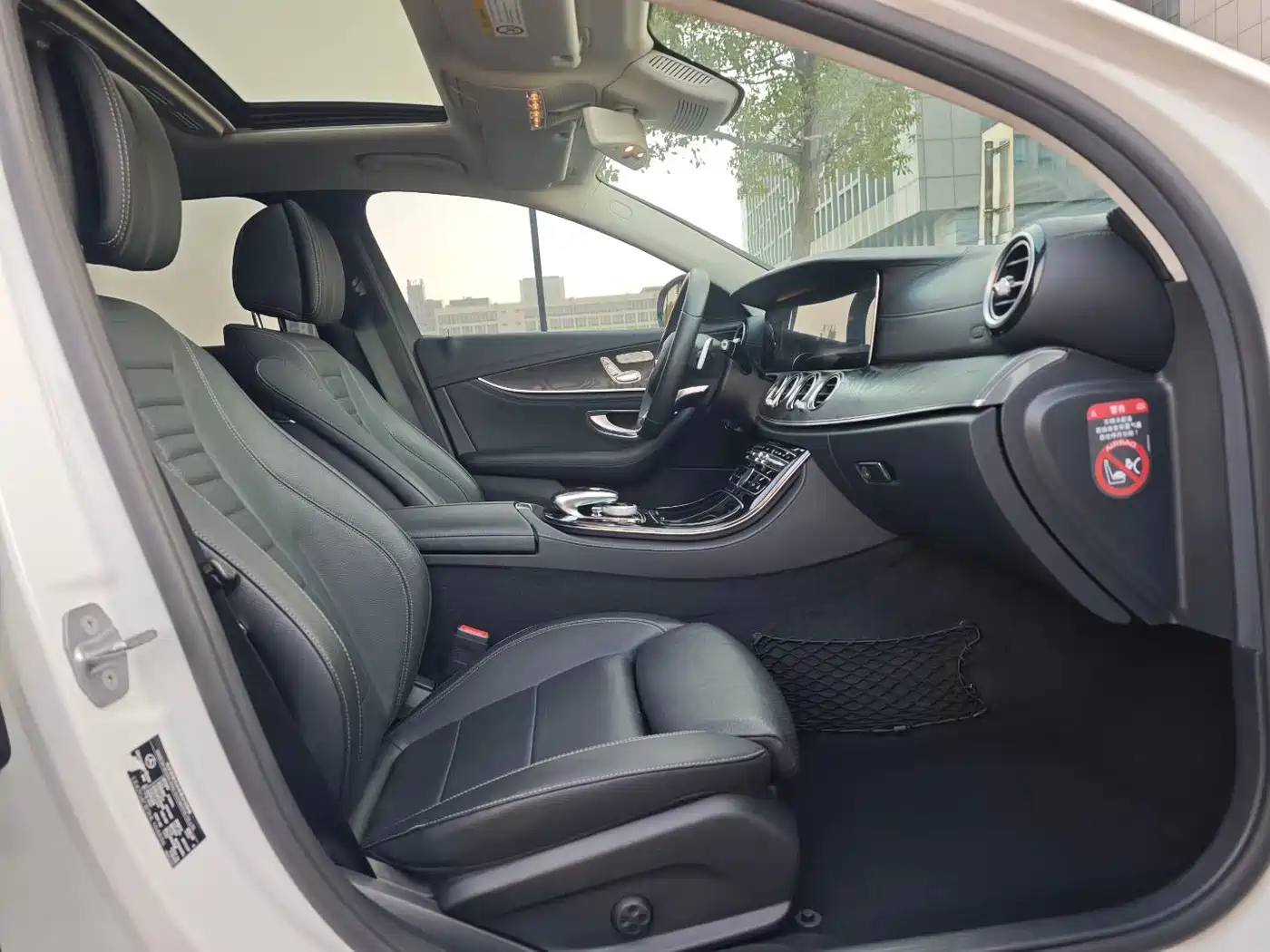 Mercedes-Benz E-Class 2016 E 200 L Sport Type фото 8