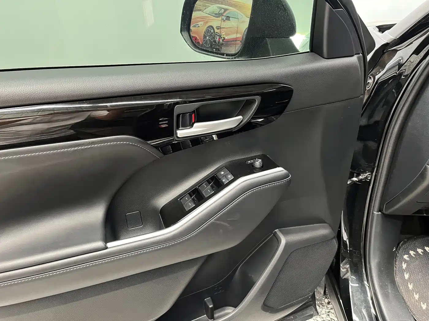 Toyota Highlander 2024 2023 2.5L Smart Hybrid Dual Engine AWD Premium 7-Seater