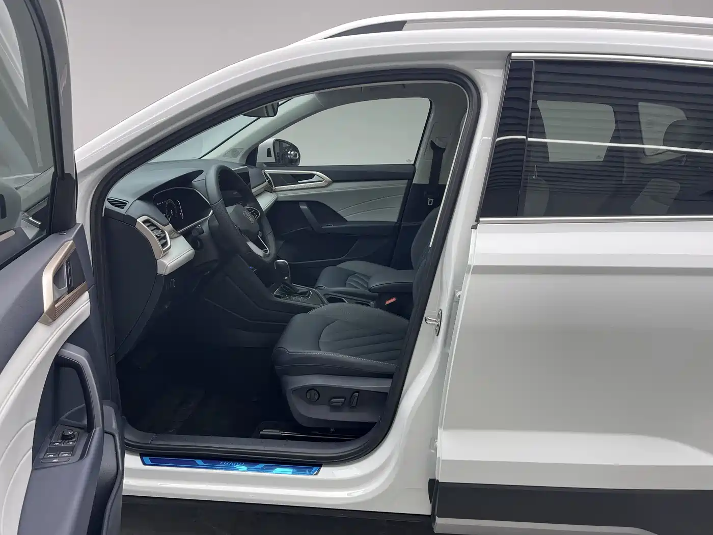 Volkswagen Tharu 2023 300TSI 2WD Full Moon Edition фото 11