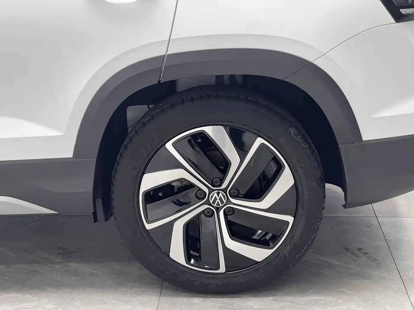 Volkswagen Tharu 2023 300TSI 2WD Full Moon Edition фото 15