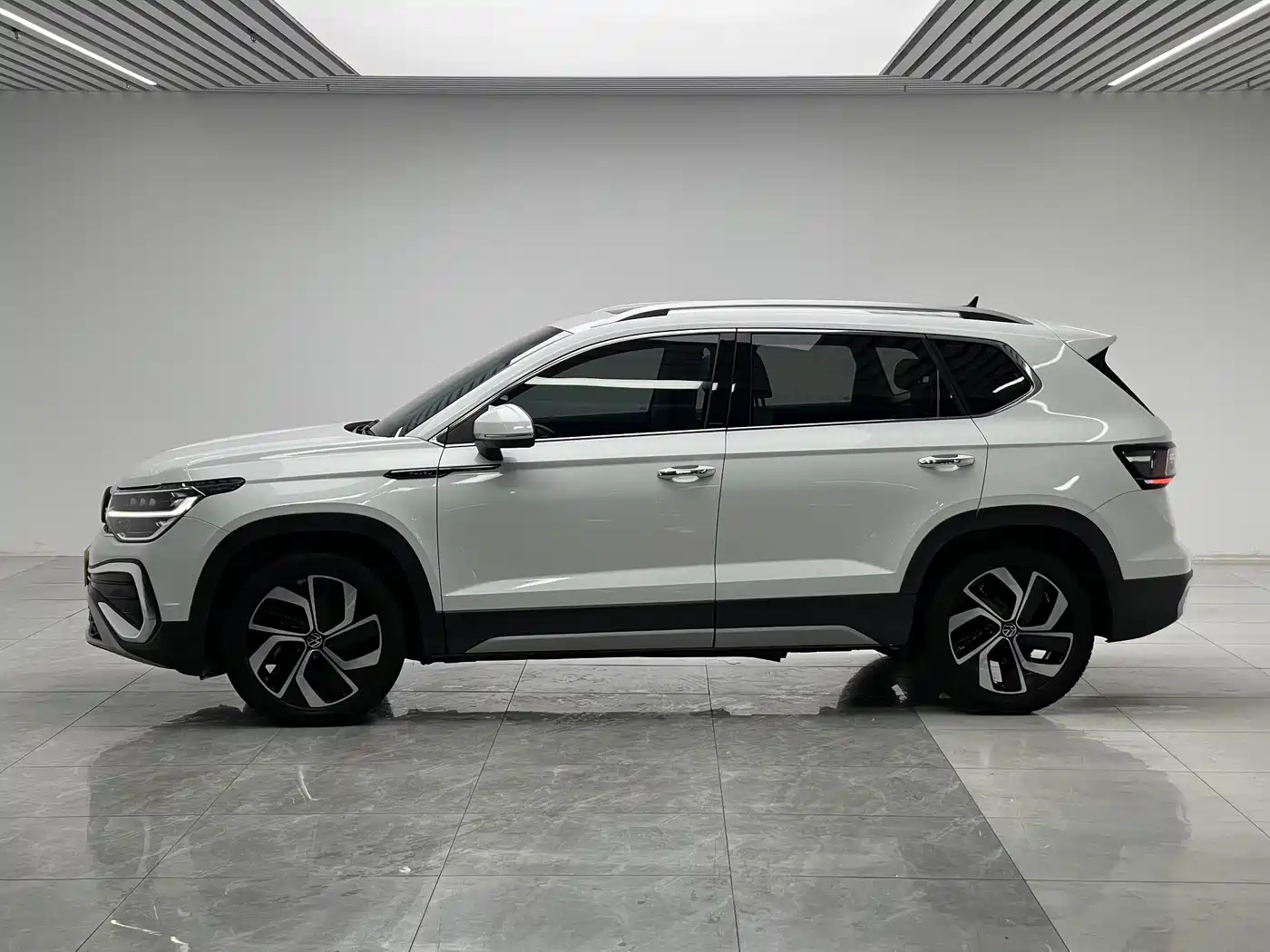 Volkswagen Tharu 2023 300TSI 2WD Full Moon Edition фото 5