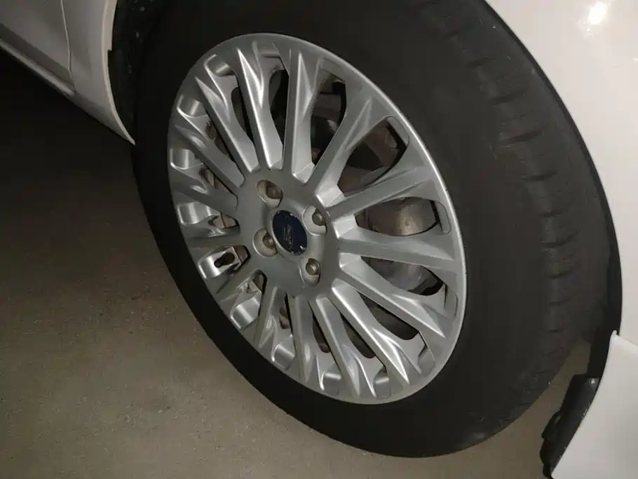 Фото 6 - Ford Fiesta