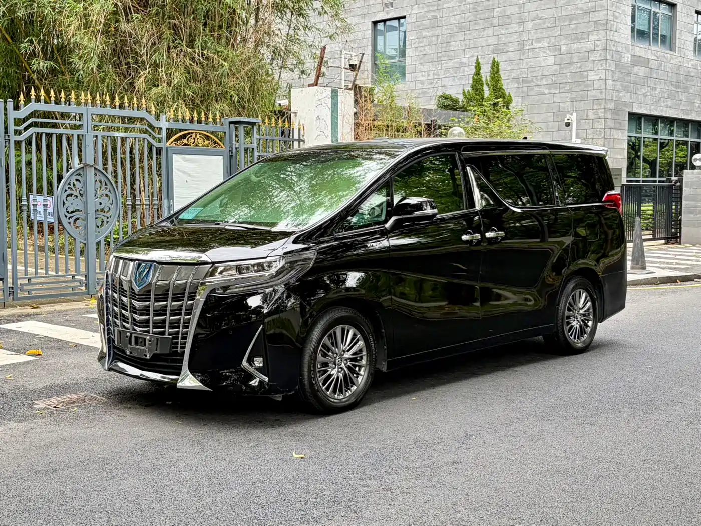Toyota Alphard 2021 Hybrid 2.5L Premium