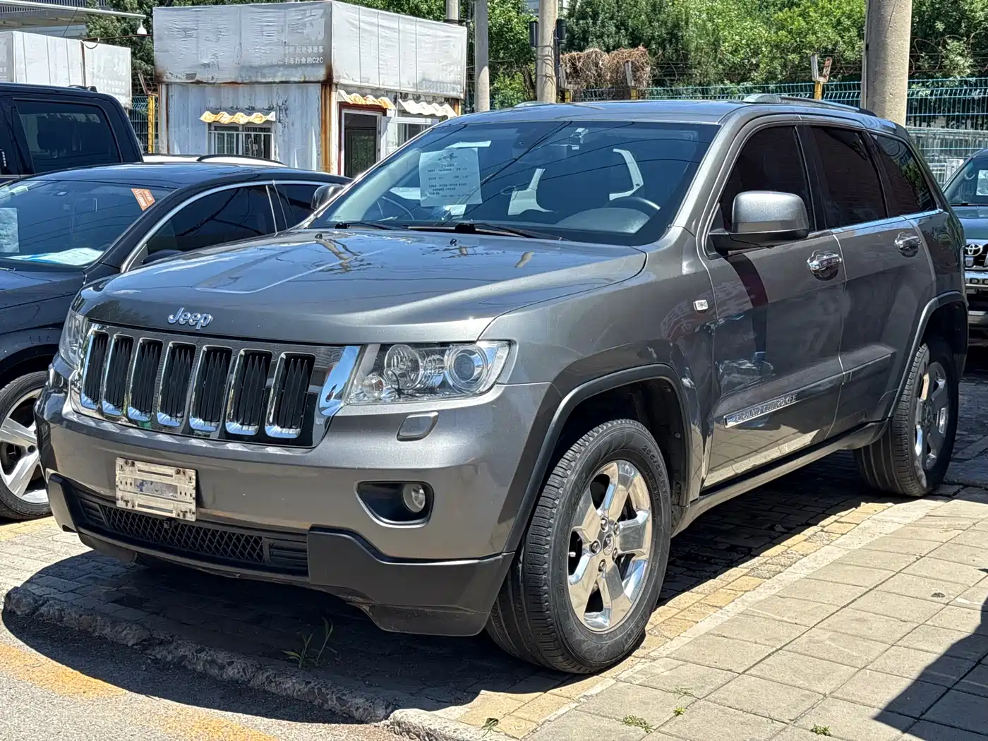 Jeep Grand Cherokee (Import) 2012 2012 3.6L Comfort Navigation Edition