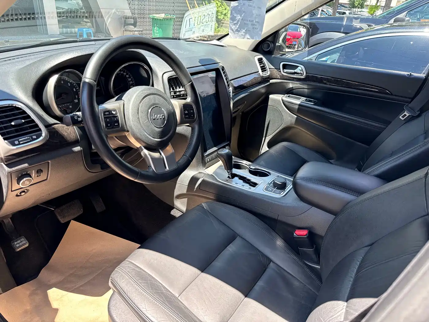 Jeep Grand Cherokee (Import) 2012 2012 3.6L Comfort Navigation Edition