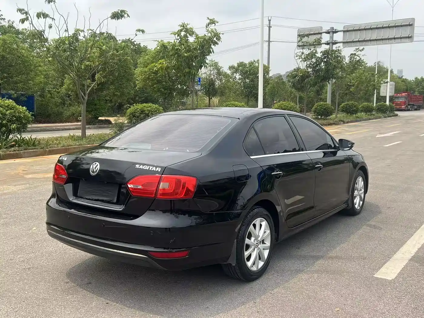 Volkswagen Sagitar 2012 1.6L Automatic Comfort Type фото 7