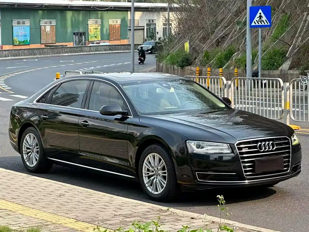 Audi A8 2014 A8L 45 TFSI quattro Comfort фото 3