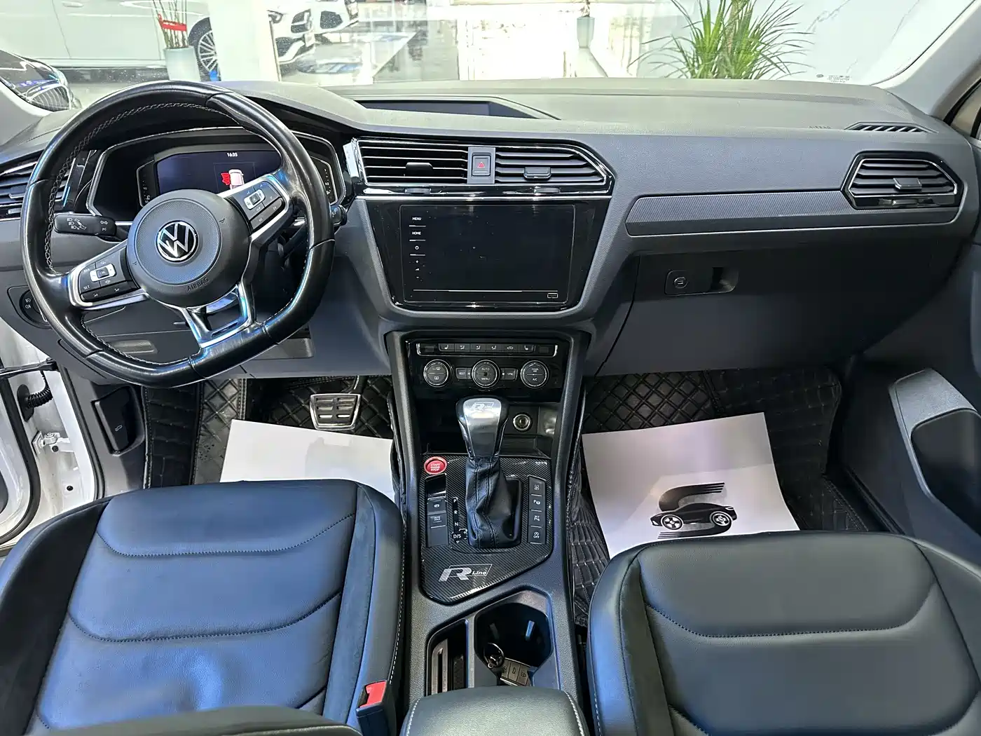 Volkswagen Tiguan L 2021 330TSI Automatic 2WD R-Line Premium фото 6
