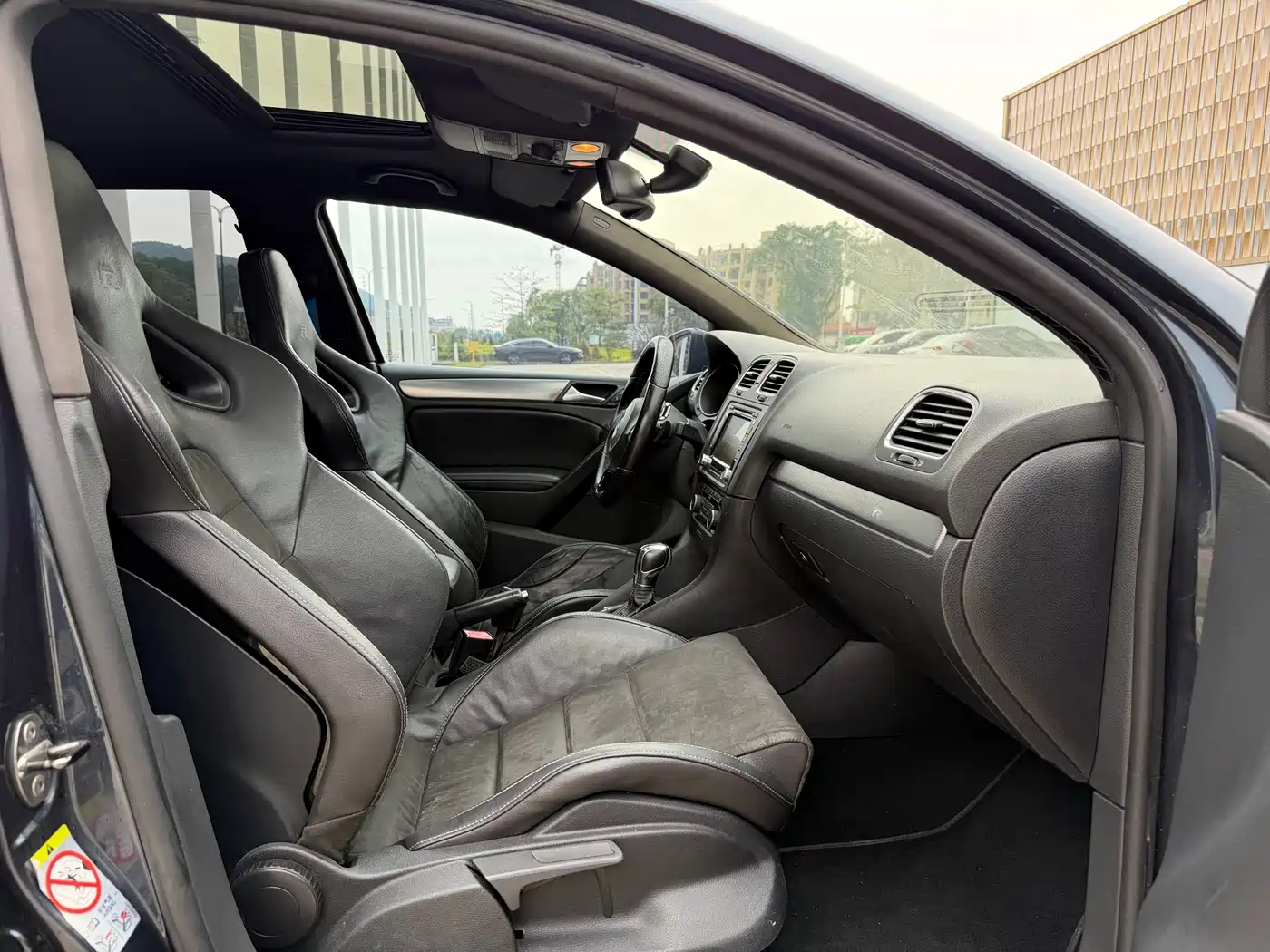 Volkswagen Golf (Import) 2011 2.0TSI R фото 19