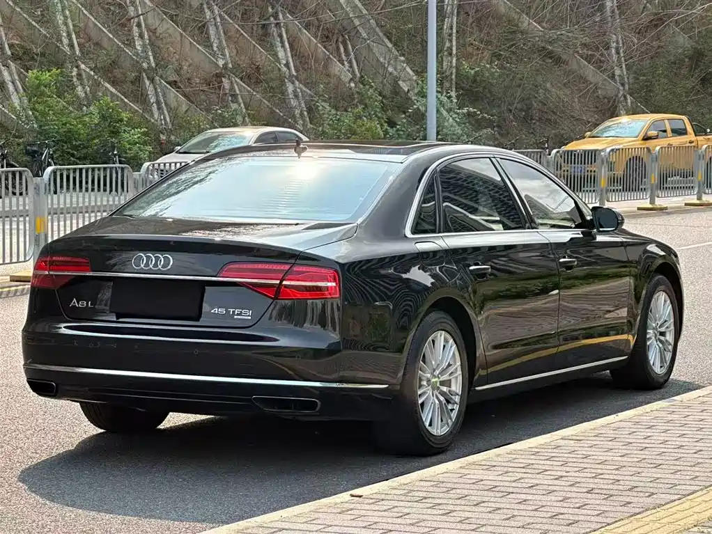 Audi A8 2014 A8L 45 TFSI quattro Comfort фото 4