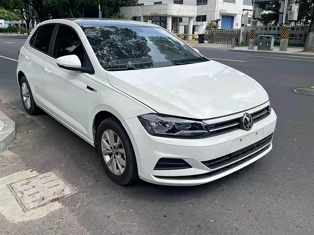 Volkswagen Polo 2019 Plus 1.5L Automatic Colorful Tech Edition фото 2