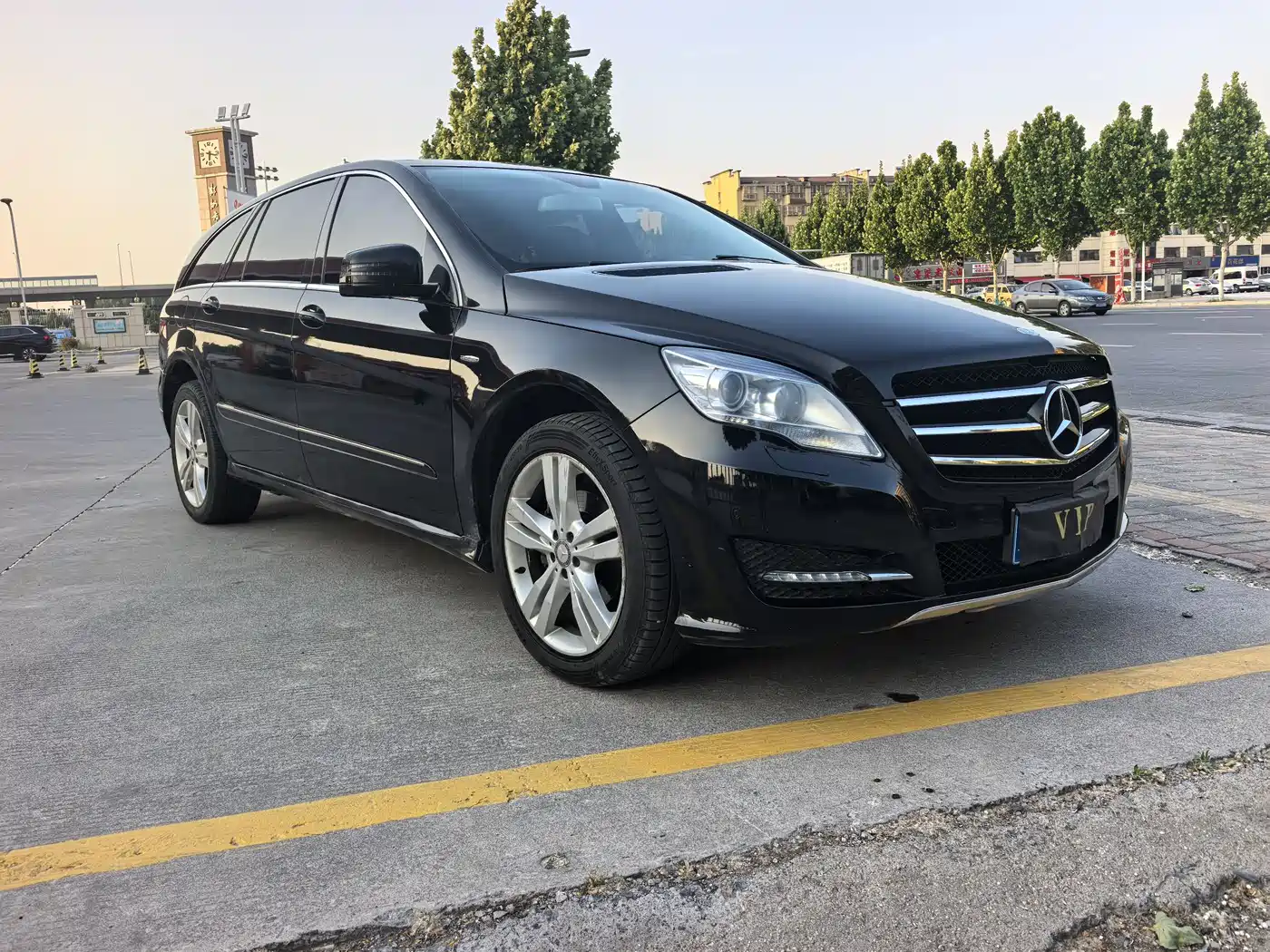 Mercedes-Benz R-Class 2017 R 320 4MATIC Luxury Collector's Edition фото 2