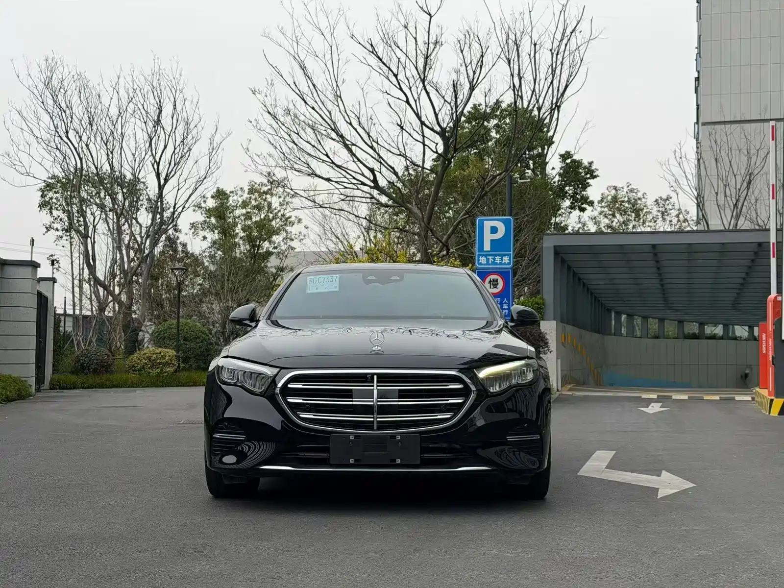 Фото 2 - Mercedes-Benz E-Class