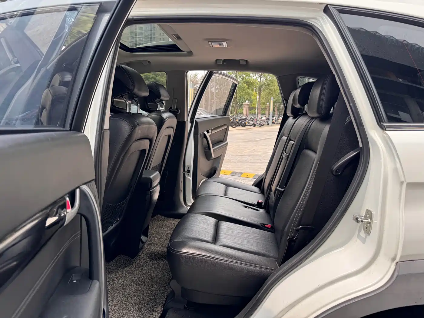 Chevrolet Captiva 2015 2.4L 2WD Urban Edition 7-seater фото 11