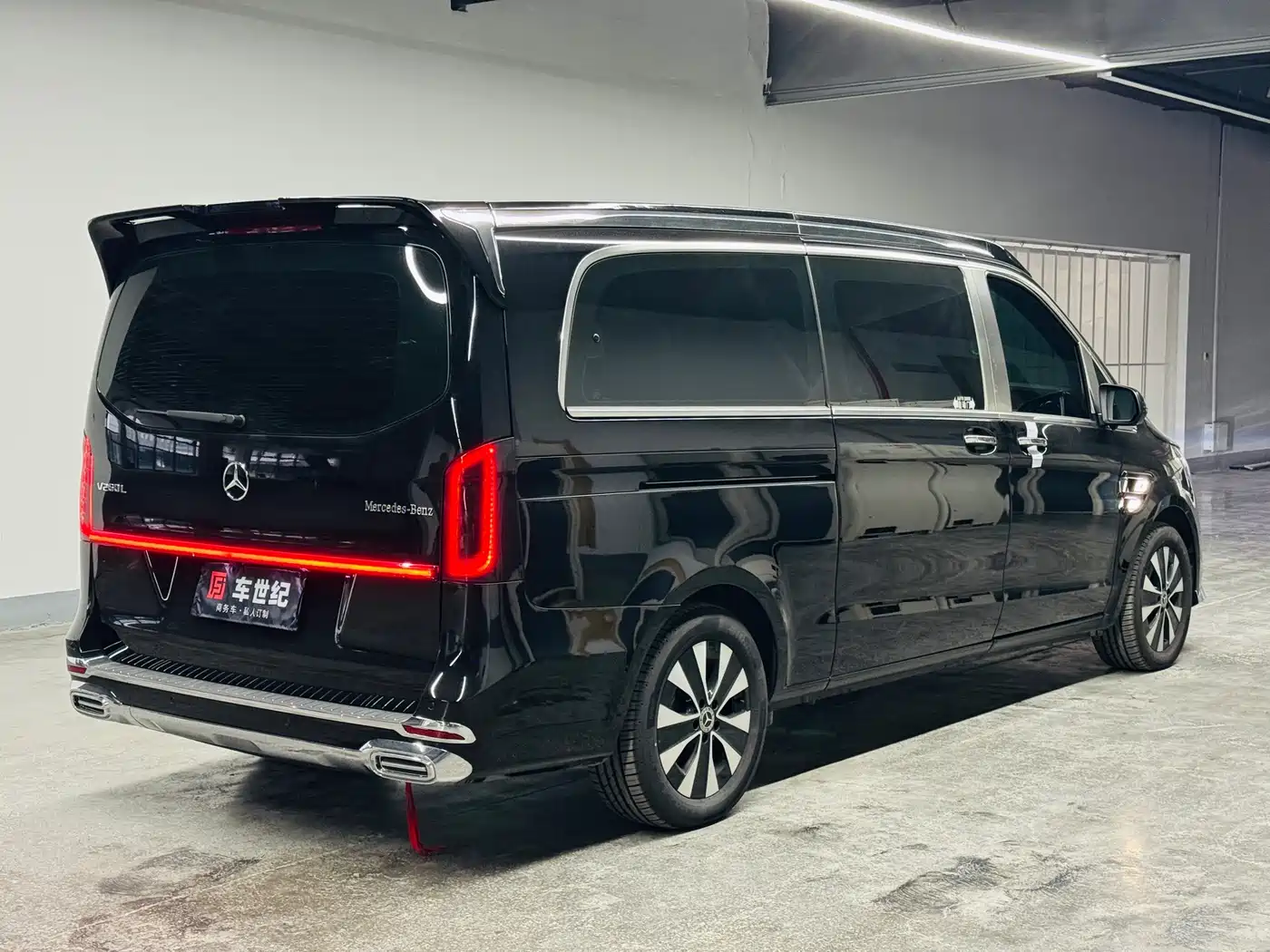 Mercedes-Benz Vito 2023 2.0T Business 7-Seater фото 18