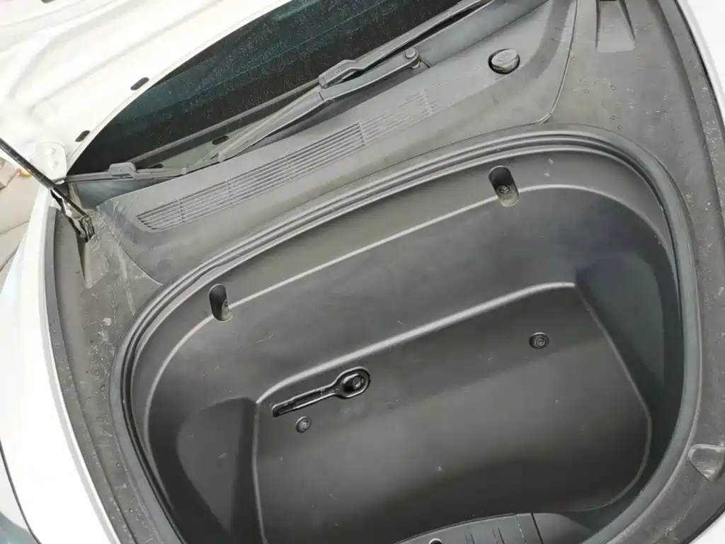 Фото 20 - Tesla Model 3