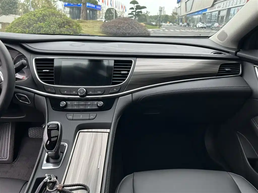 Buick LaCrosse 2022 652T Luxury фото 21