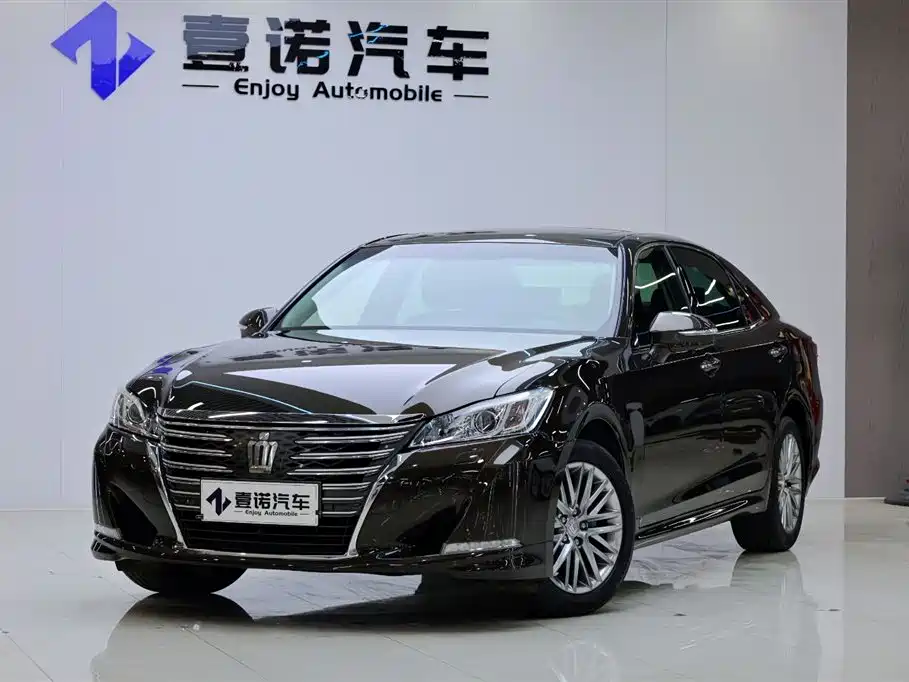Toyota Crown 2017 2.0T Sport Edition фото 8