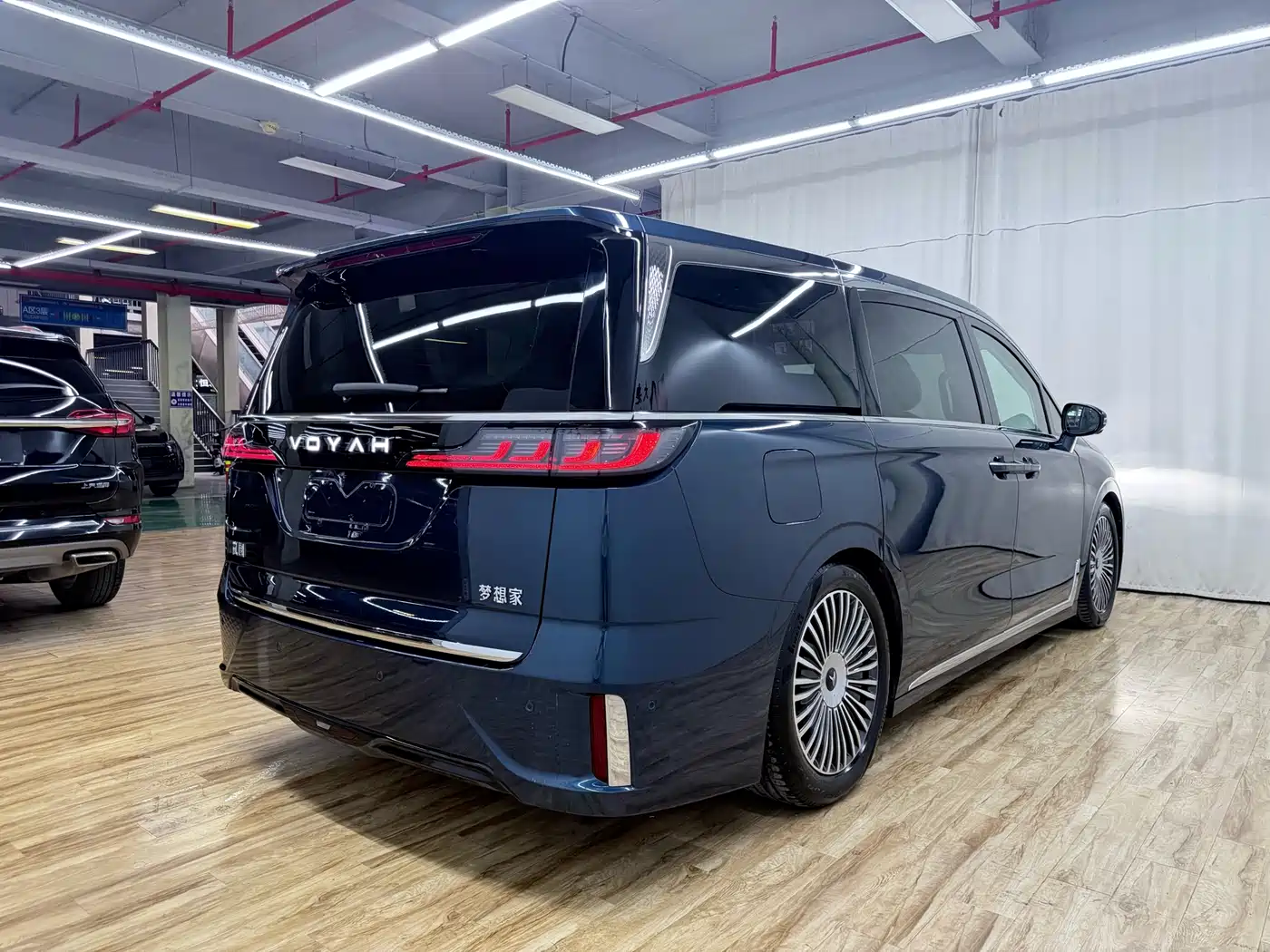 Voyah Auto Voyah Dreamer 2025 PHEV AWD Flagship Kunpeng Edition фото 5