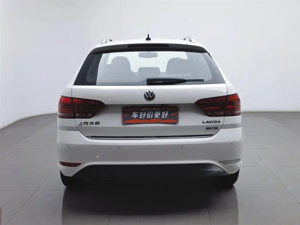 Volkswagen Lavida Tour 2017 180TSI DSG Comfort Edition фото 4