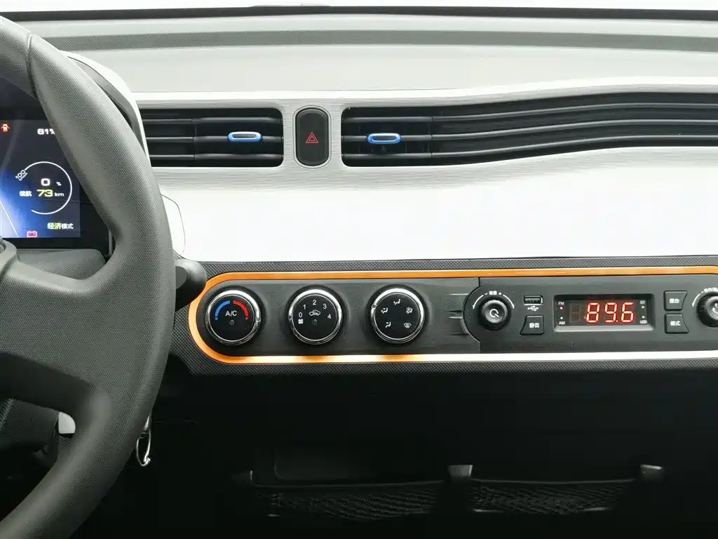 WULING AUTOMOBILE HONGGUANG MINIEV
