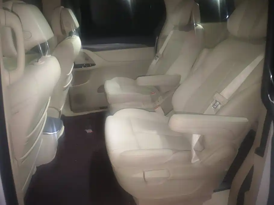 Photo 11 - Buick GL8