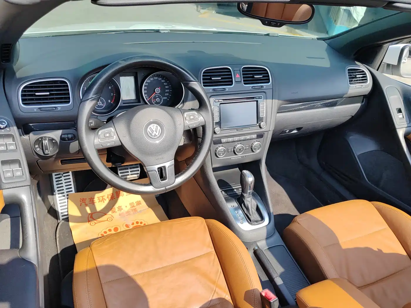 Volkswagen Golf (Import) 2012 1.4TSI Luxury Convertible Edition фото 6