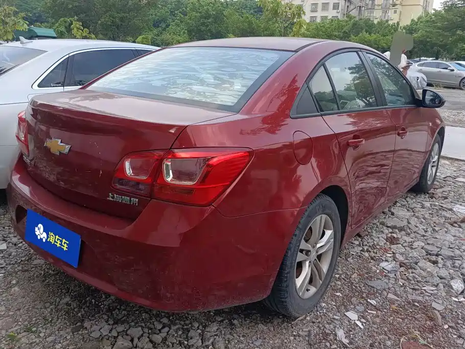 Фото 3 - Chevrolet Cruze