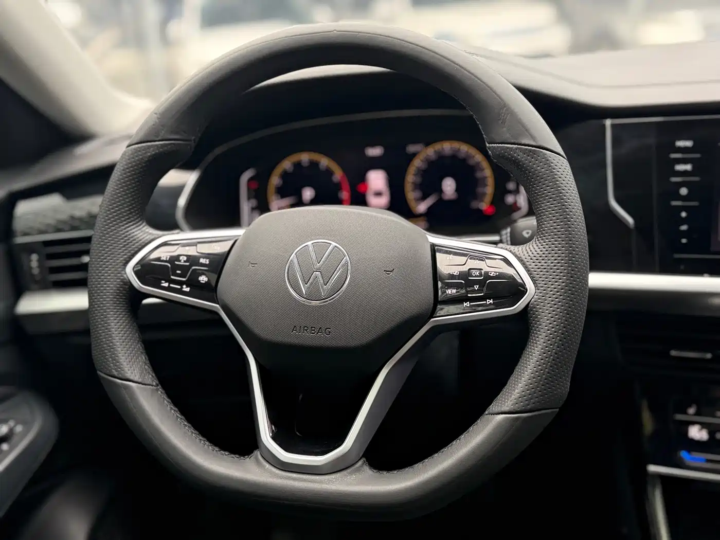 Volkswagen Passat 2023 330TSI Elite Edition фото 11