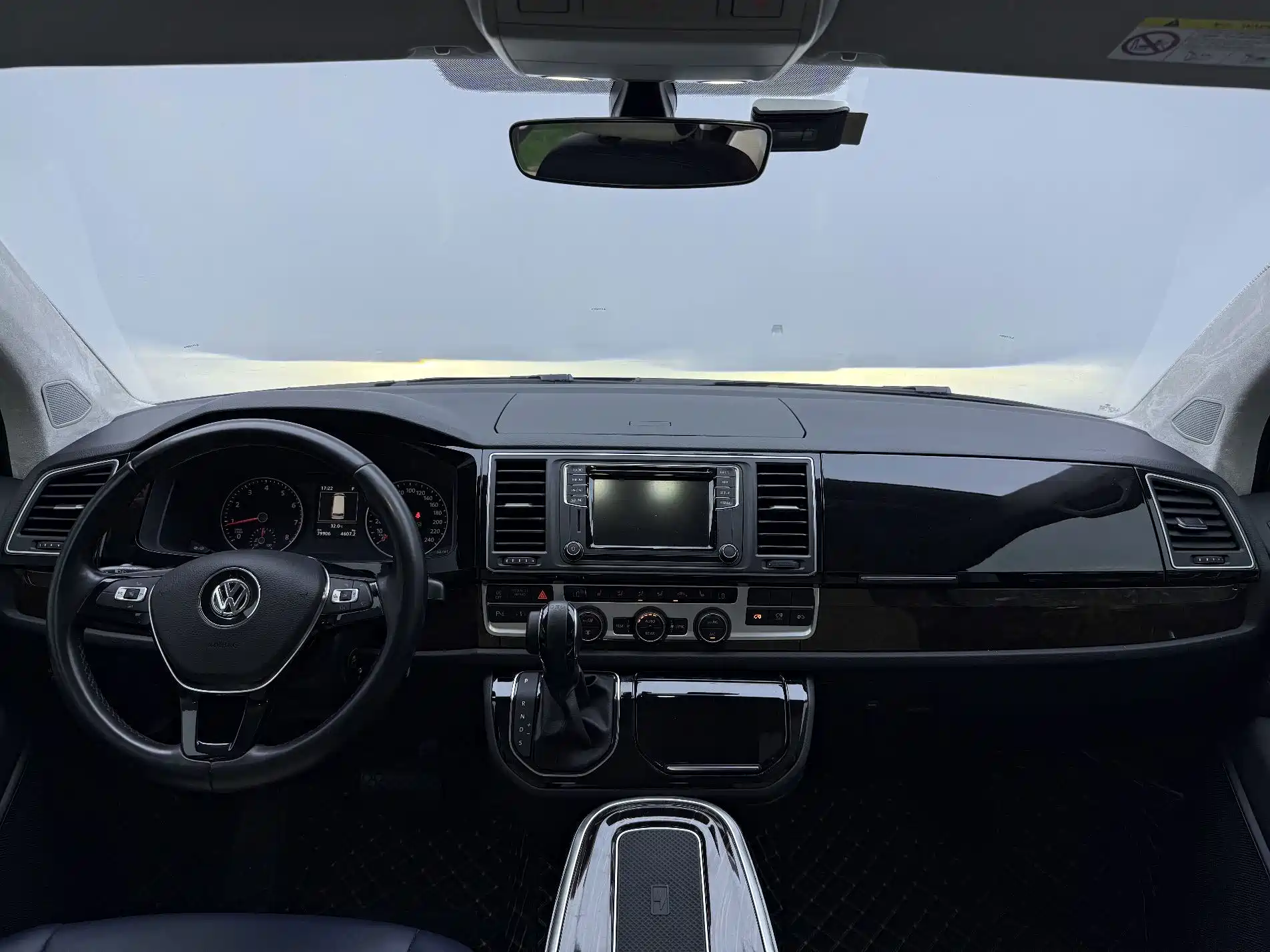 Фото 11 - Volkswagen Multivan