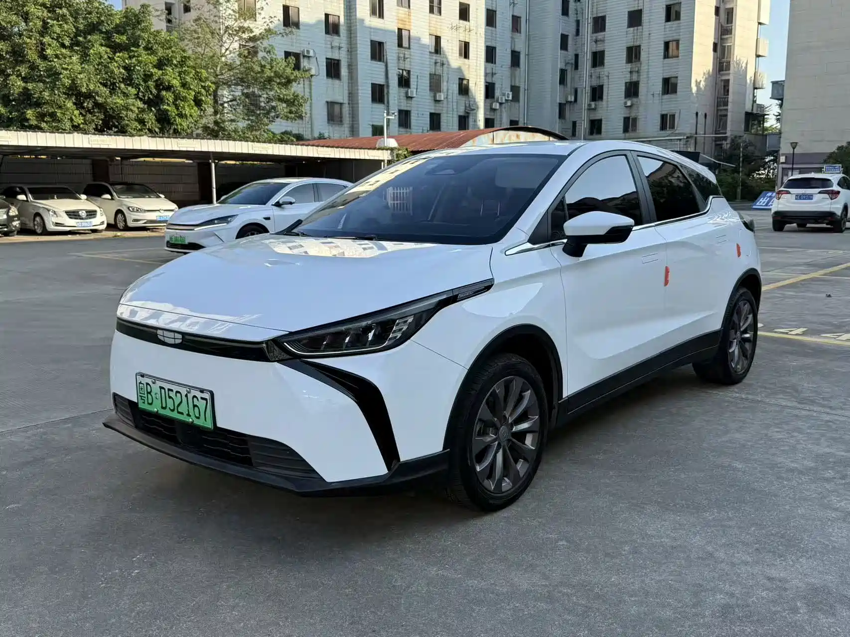 Фото 3 - Geely Geometry M6