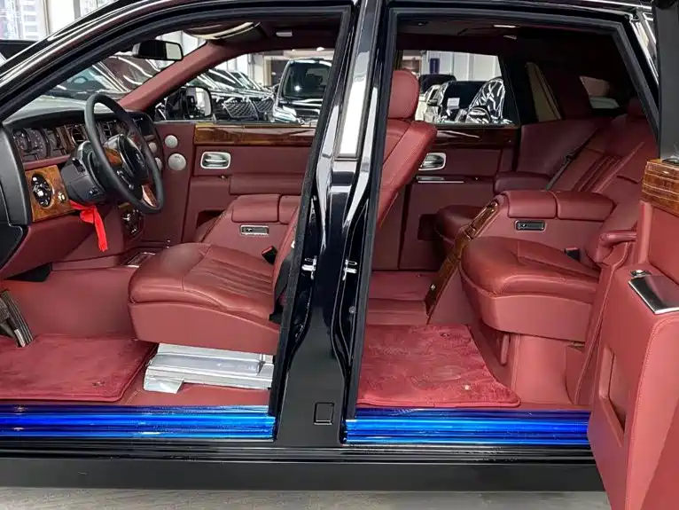Rolls-Royce Phantom 2007 2004 Model 6.7L Standard Version