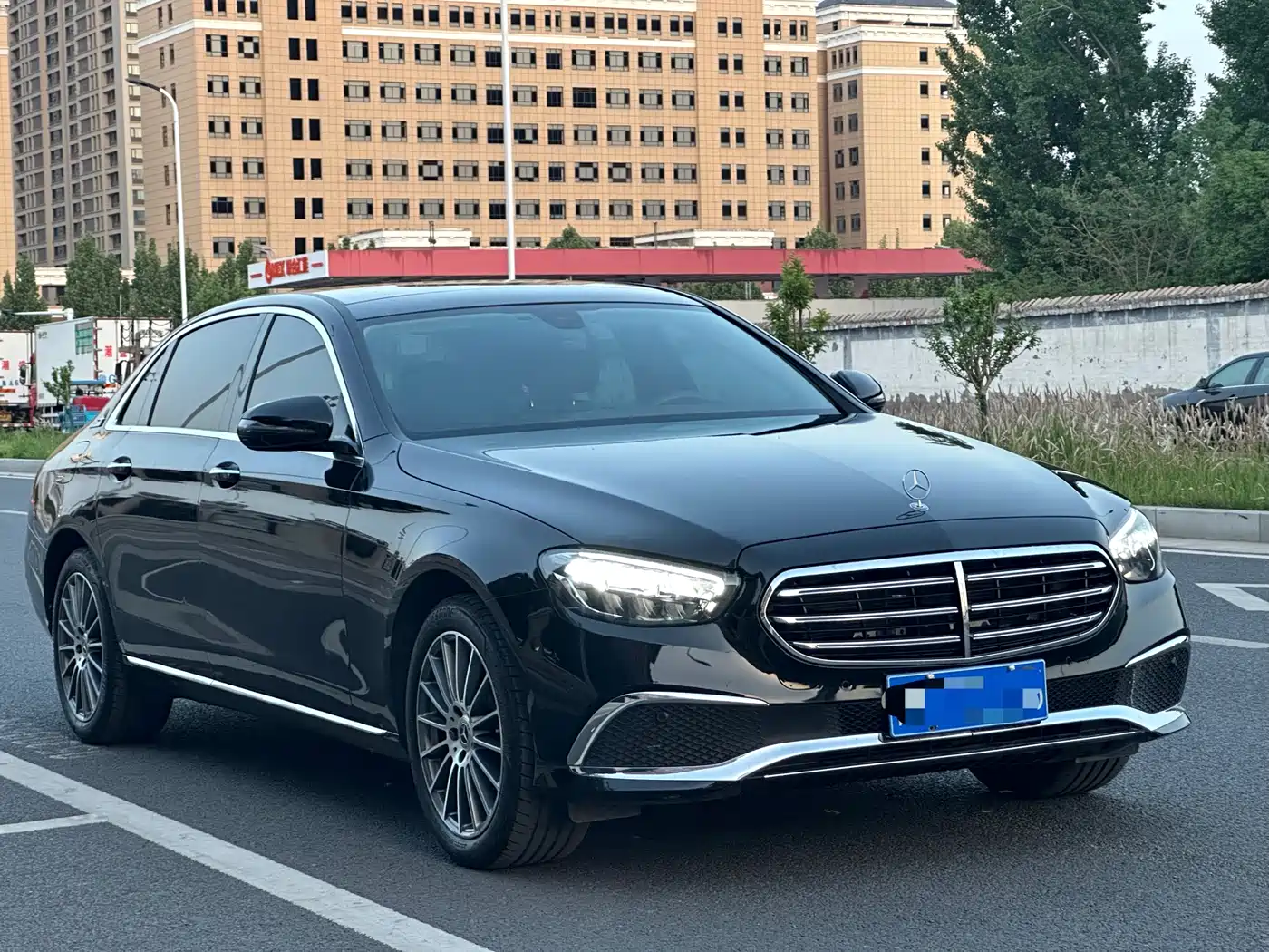 Mercedes-Benz E-Class 2023 E 260 L Sport фото 3