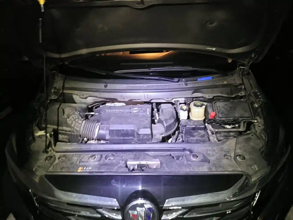 Photo 3 - Buick GL8