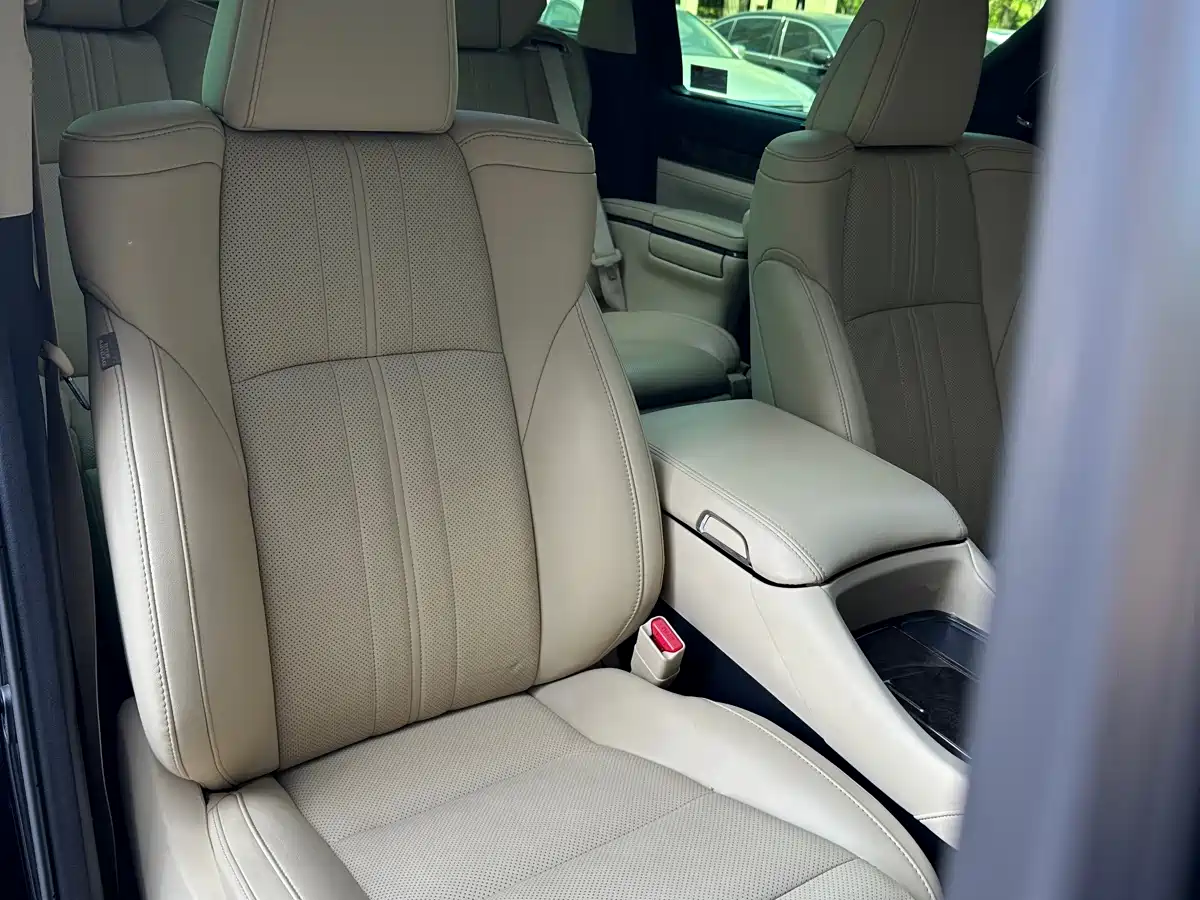 Toyota Vellfire 2021 Crown Hybrid 2.5L HV Supreme Edition фото 16