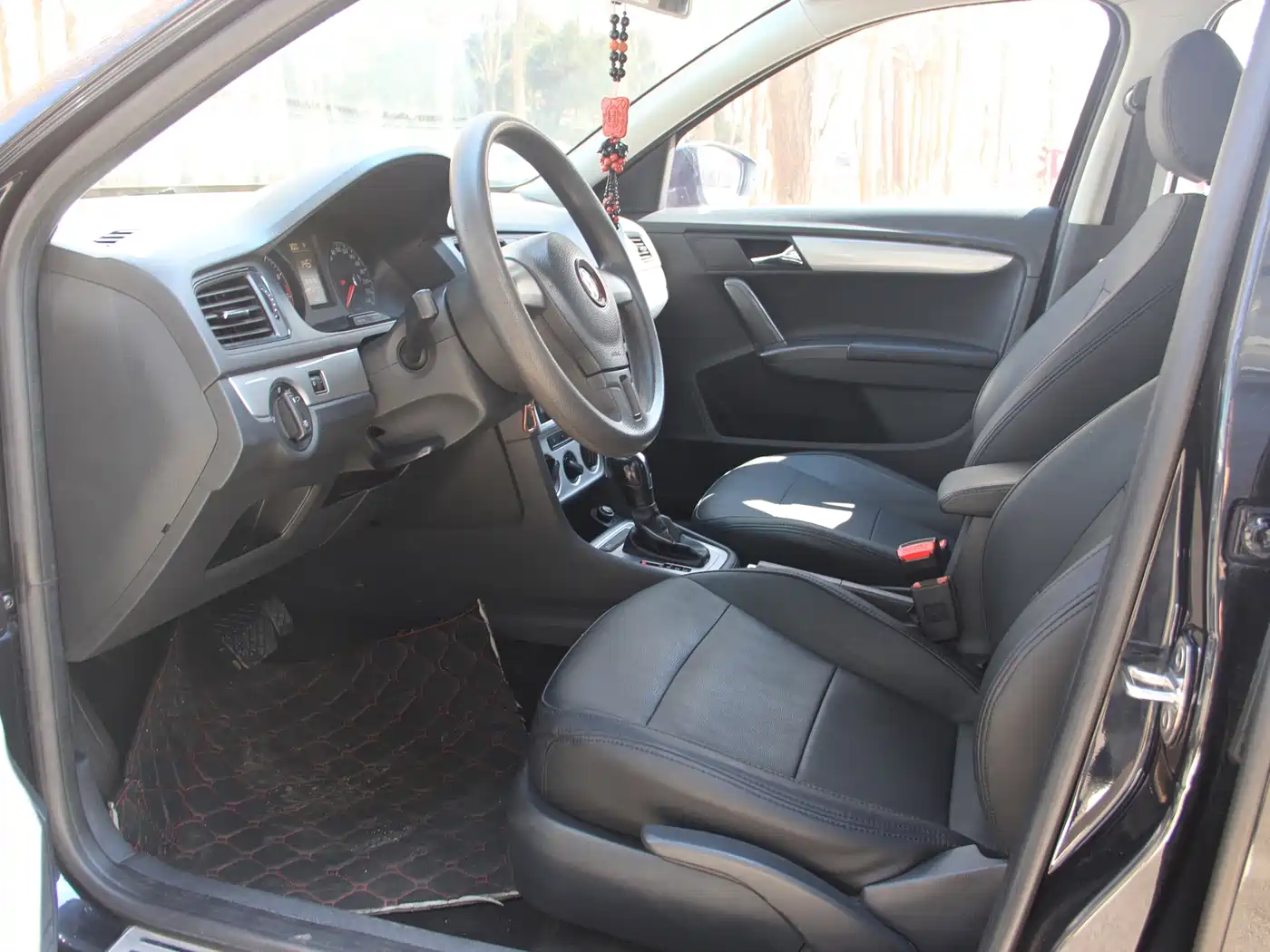 Volkswagen Lavida 2017 1.6L Automatic Comfort Edition фото 4