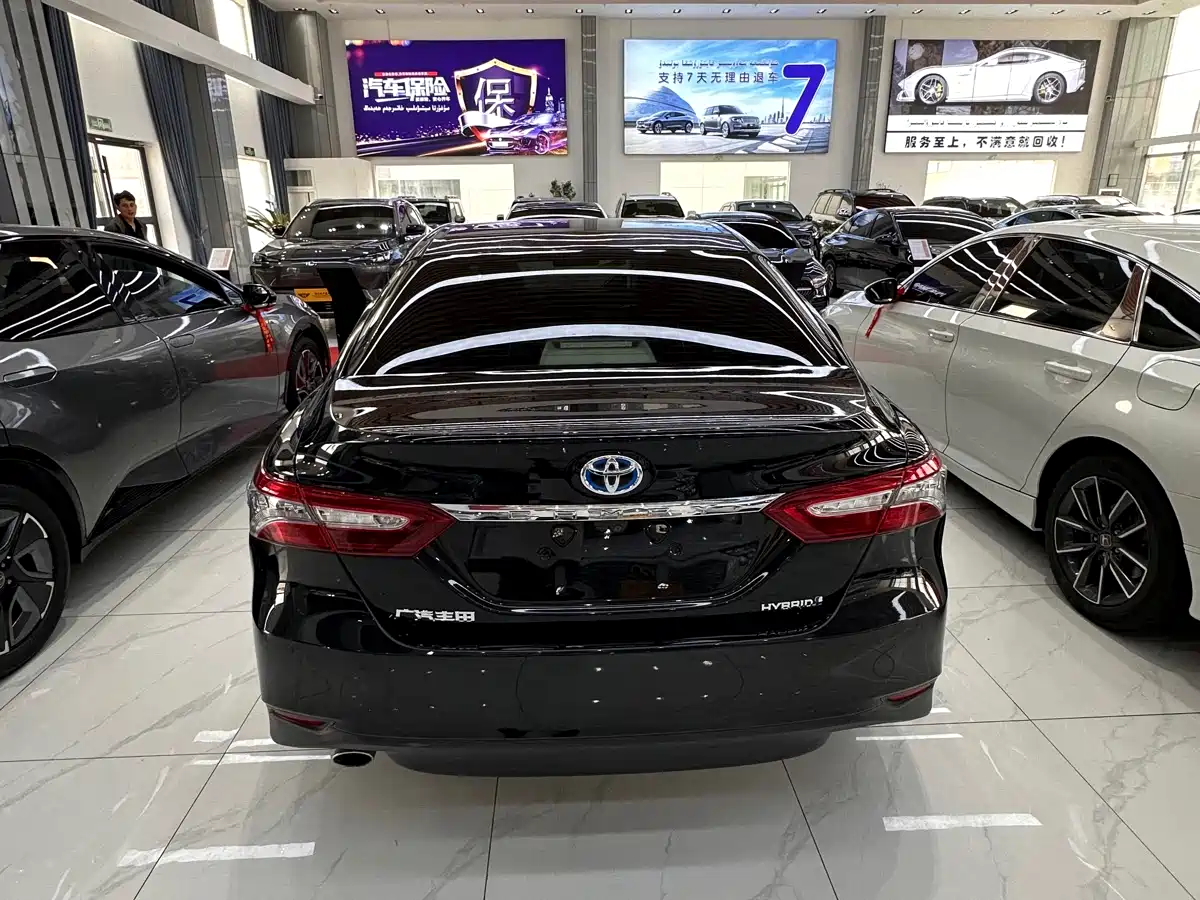 Toyota Camry 2019 Facelift Hybrid 2.5HG Luxury Edition фото 12