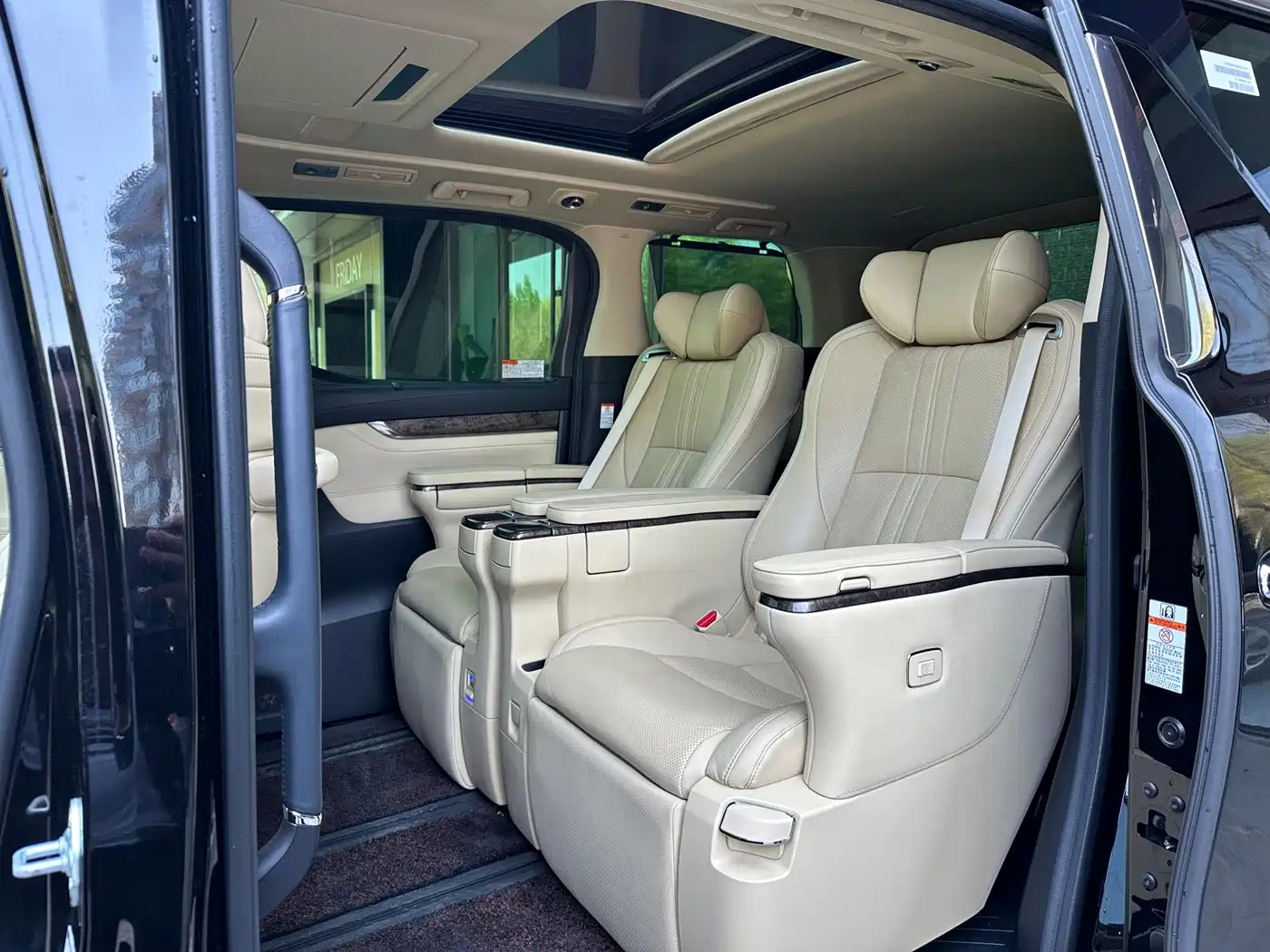 Toyota Vellfire 2021 Crown Hybrid 2.5L HV Supreme Edition фото 19