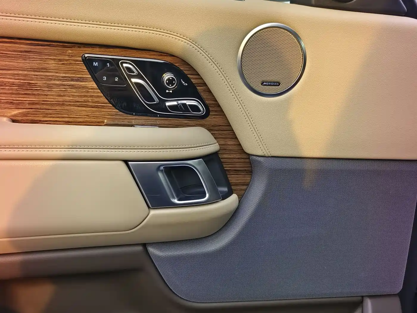 Land Rover Range Rover 2019 3.0 SCV6 Heritage Edition фото 8