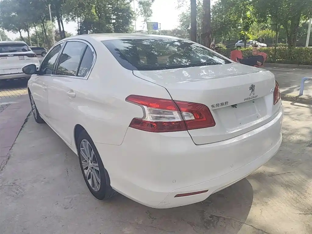 Peugeot 408 2014 1.8L Automatic Luxury Edition фото 5